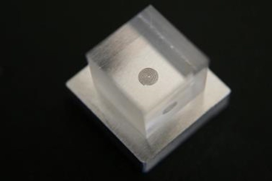 Auf der Suche nach Metall-Glas-Elementen nicht mehr auf der Suche nach der Nadel im Heuhaufen