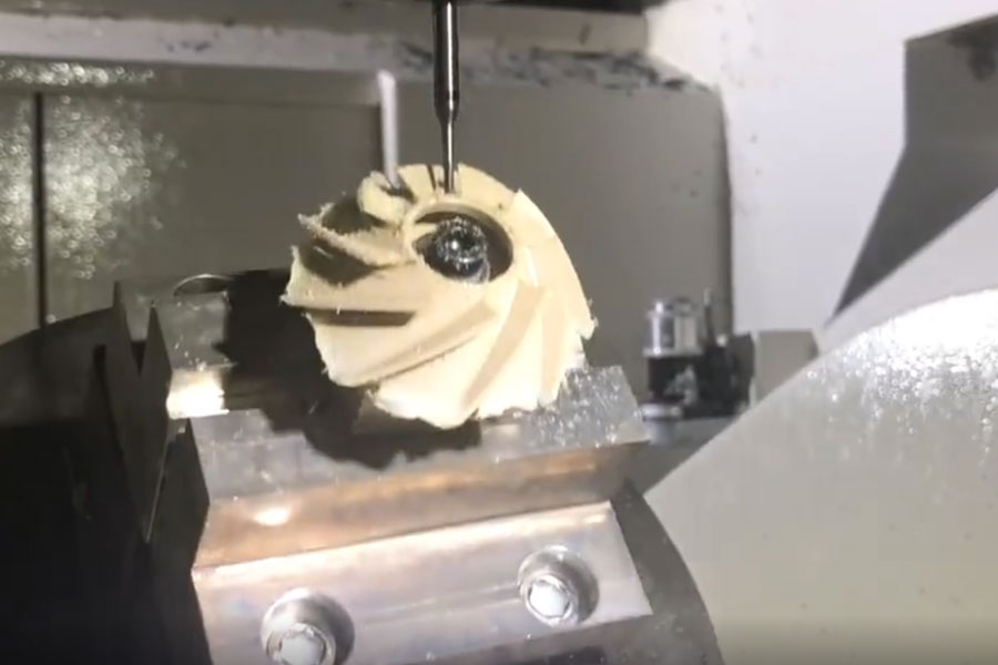 Ingranaggio in plastica Peek con lavorazione CNC a cinque assi