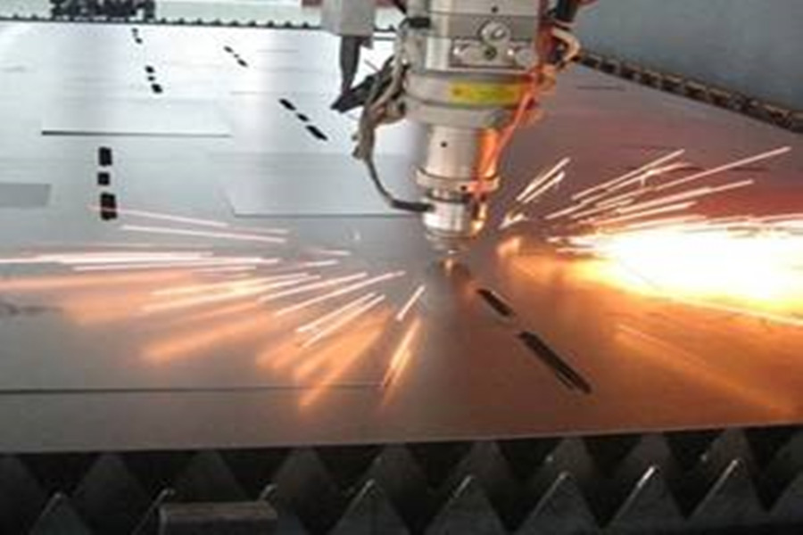 Nowa technologia cięcia wiązką lasera CO2 jest bardziej odpowiednia do cięcia twardych lub kruchych materiałów!