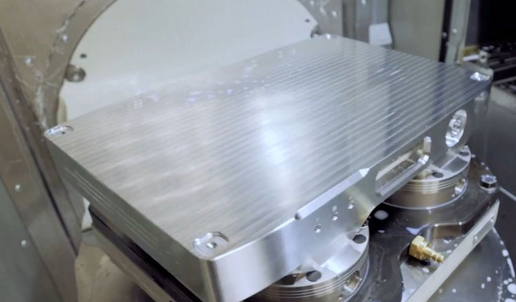 بحث حول تحسين مسار أداة CNC متعددة المقاييس بخمسة محاور والتحكم في الإجهاد المتبقي لمعالجة شفرات محركات الطائرات