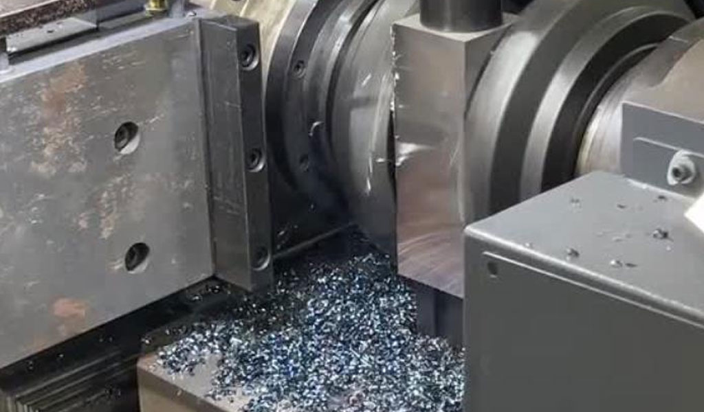 Výzkum identifikace inverze chyb a fyzikálně řízeného systému optimalizace trajektorie pro CNC obrábění komplexních vícerozměrných povrchů volného tvaru z titanových slitin