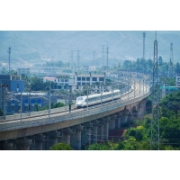 High-speed rail is made of aluminum alloy