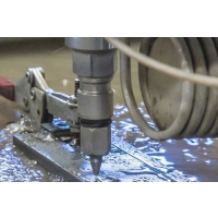 How to combine pressure and power in waterjet cutting to maintain the best cutting performance?